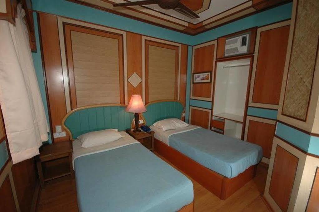 Shari La Island Resort Kampong Pasir Hantu Eksteriør billede