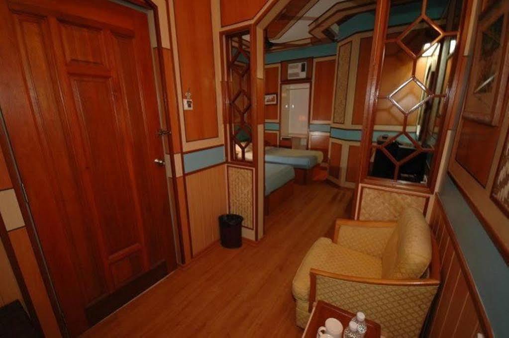 Shari La Island Resort Kampong Pasir Hantu Eksteriør billede
