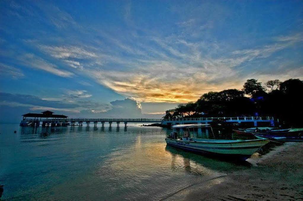 Shari La Island Resort Kampong Pasir Hantu Eksteriør billede