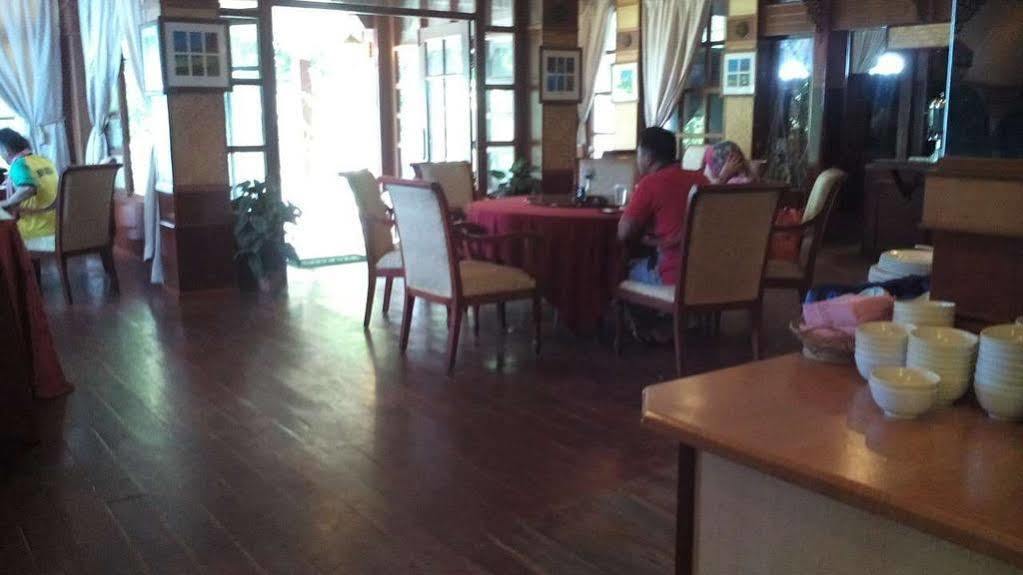 Shari La Island Resort Kampong Pasir Hantu Eksteriør billede